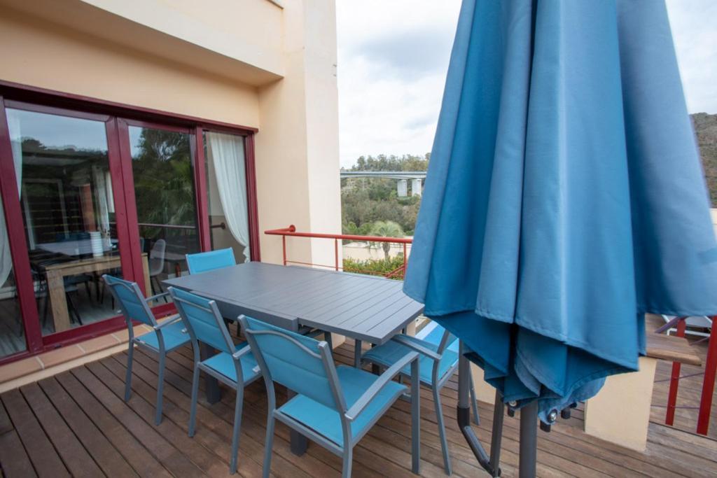 Private Pool Luxurious Villa With Mountain Views 埃斯特波纳 外观 照片